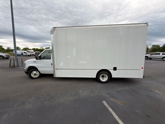 2024 Ford E-350SD Base Cutaway