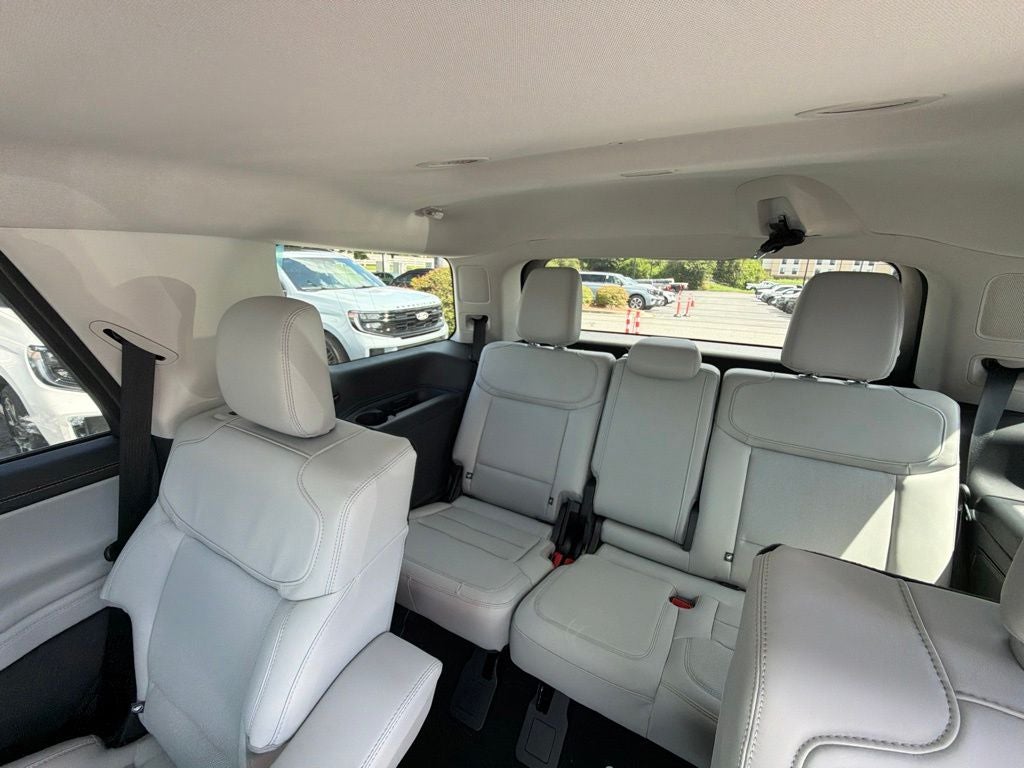 2027 Ford Expedition Platinum