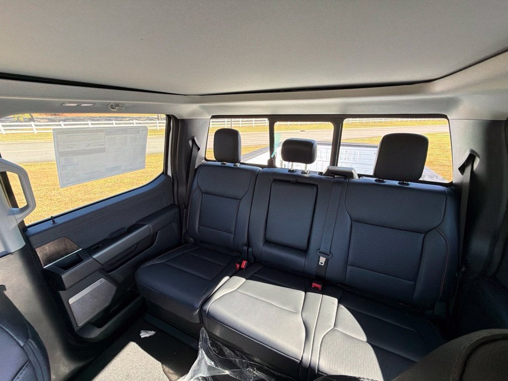 2027 Ford F-450SD Lariat DRW