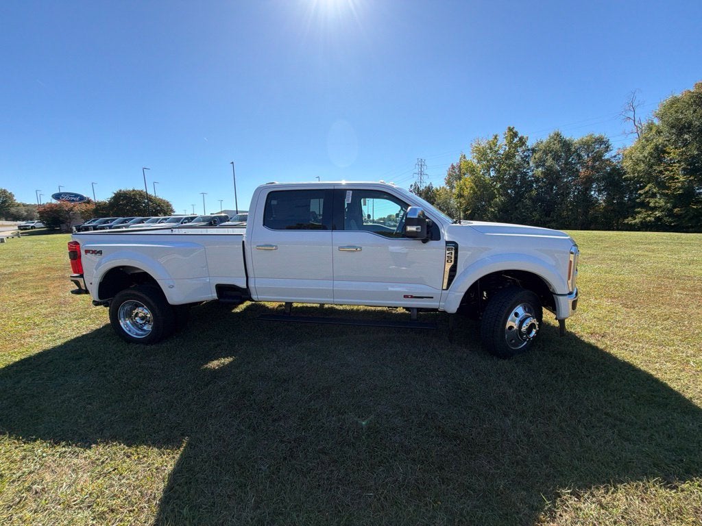 2027 Ford F-450SD Lariat DRW
