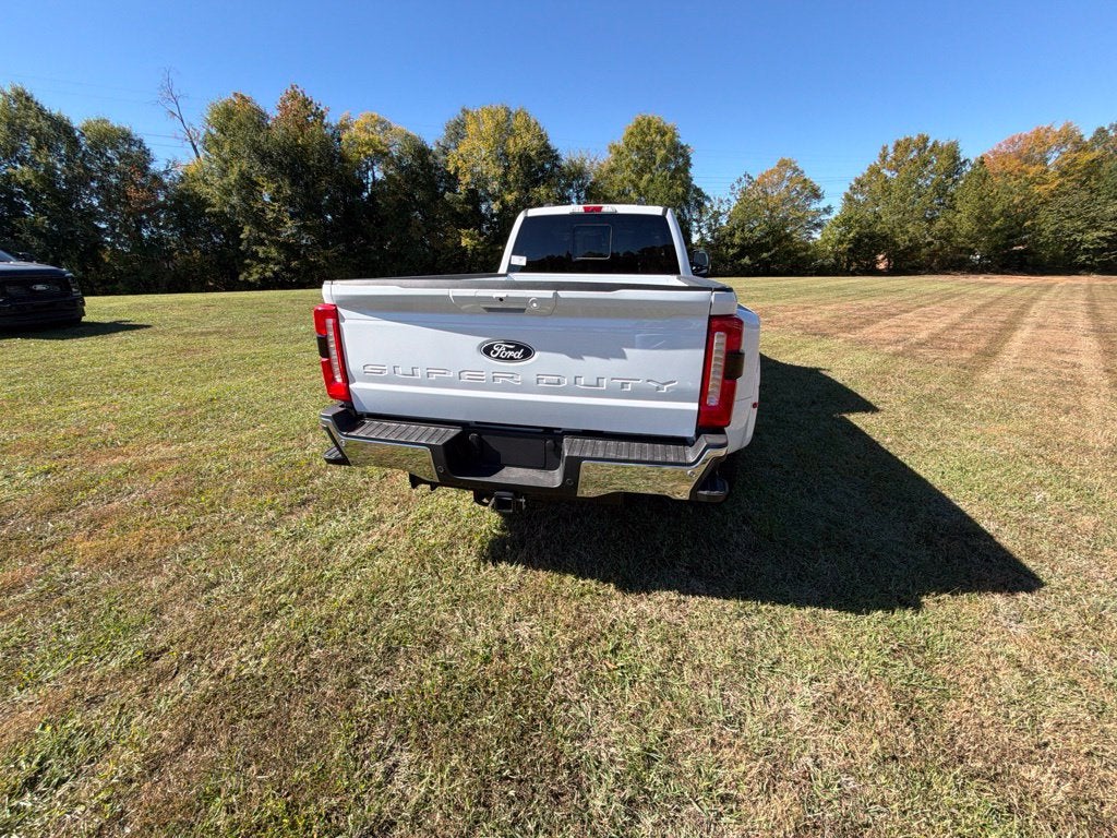 2027 Ford F-450SD Lariat DRW