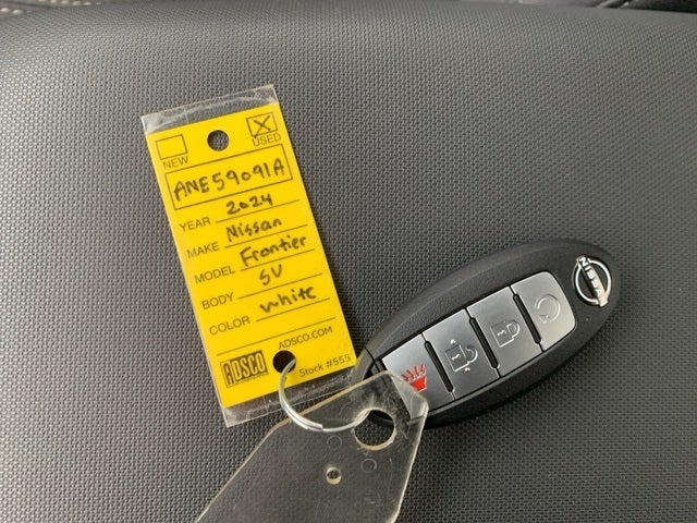 2024 Nissan Frontier SV