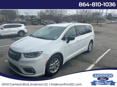 2024 Chrysler Pacifica Touring L