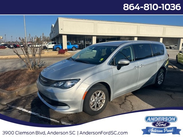 2023 Chrysler Voyager LX